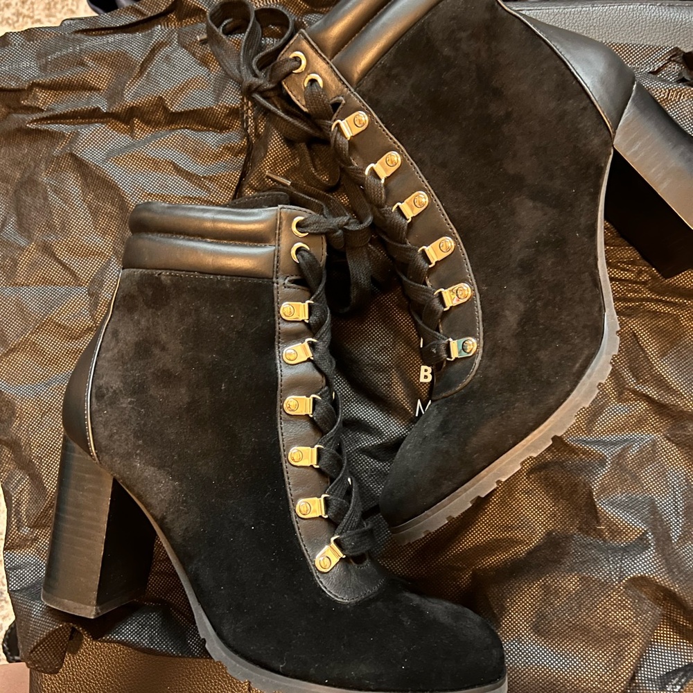 White House Black Market Boots - Picture 4 of 7